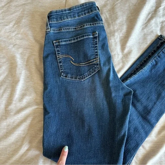 Signature by Levi Strauss Baby Bump Skinny Maternity Women's Dark Blue Jeggings - Picture 2 of 10